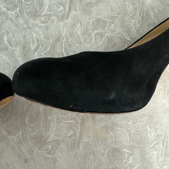 Talbots Suede Pumps - size 10. - Picture 6 of 11